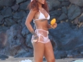Rihanna-spent-part-April-Hawaii-where-she-let-loose