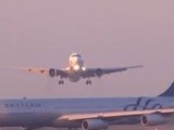 RUSIJA: Boing 737 sletio bez jednog motora