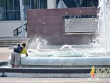 FOTO ZUM: Rashlađenje u fontani