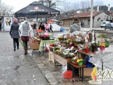 PODGORICA: Ispred Sahat kule izloženo cvijeće i dekoracije za 8. mart