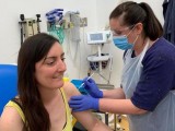 VELIKA BRITANIJA: Prvi dobrovoljci primili probne vakcine