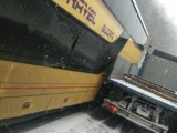 NEZGODA NA PUTU ŽABLJAK-MOJKOVAC: Kamion zakačio autobus u kojem su bili studenti Pravnog fakulteta