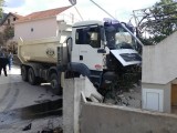 TIVAT: Poginuo vozač kamiona