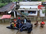 INDIJA: U poplavama 77 stradalih, kiše i dalje prijete