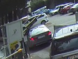 INCIDENT NA TIVATSKOM PARKINGU: Na dva automobila pala rampa