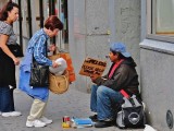 NEOBIČNI ZAKONI: Pomaganje beskućnicima, skupljanje školjki, nošenje karata ilegalni u nekim zemljama