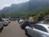 FOTO-ZUM: Zbog ,,tehničkih” razloga kolone vozila kod tunela Sozina