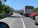 ZBOG SAOBRAĆAJNE NEZGODE: Kilometarske kolone na putu Podgorica-Bar