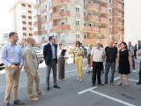 PODGORICA: Vuković uručio ključeve od stanova zaposlenima u Glavnom gradu