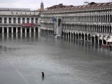 NAJVEĆA PLIMA U POSLJEDNJIH 50 GODINA: Djelovi Venecije potopljeni