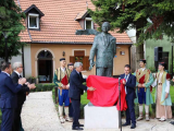 CETINJE: Otkriven spomenik Aleksandru Lesu Ivanoviću