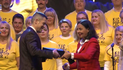 SENIOR FEST: Nagrade za brigu o starima gradonačelniku Mujoviću ...